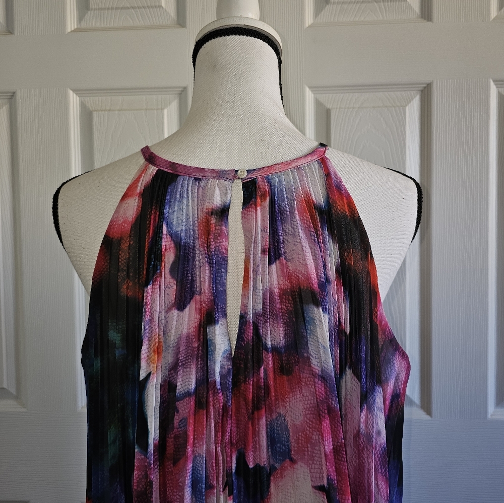 Maggy London Pleated Floral Swing Cocktail Dress - Picture 4 of 8